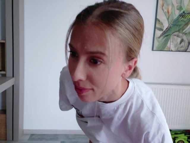 DiddySweet1 live cam on BongaCams