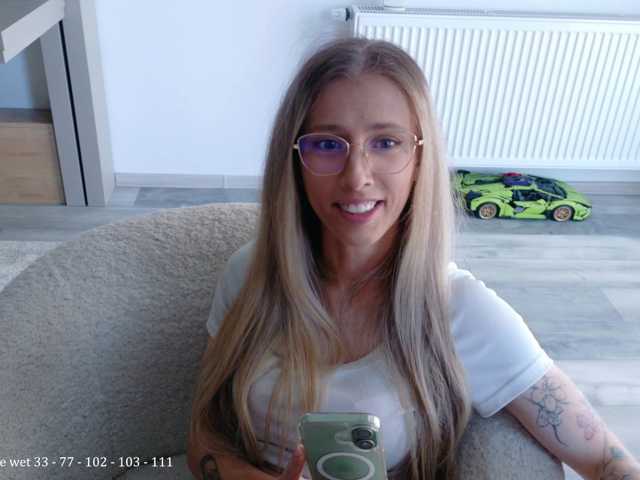 DiddySweet1 live cam on BongaCams