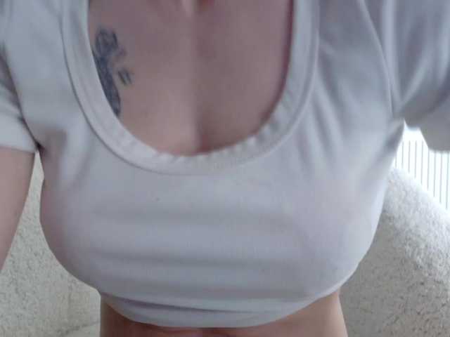 DiddySweet1 live cam on BongaCams