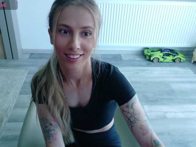 DiddySweet1 live cam on BongaCams
