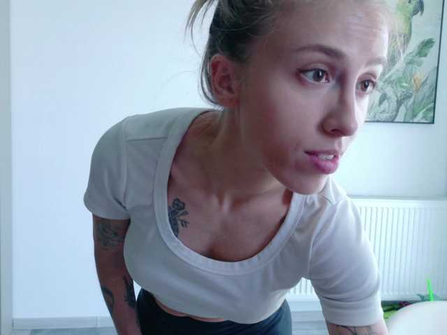 DiddySweet1 live cam on BongaCams