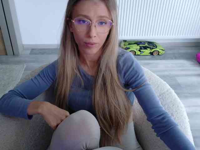 DiddySweet1 Live Webcam on BongaCams