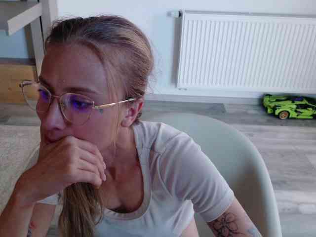 DiddySweet1 Live Webcam on BongaCams