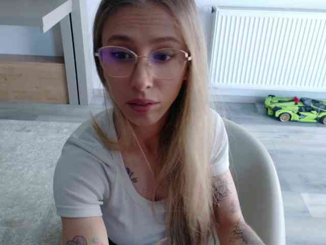 DiddySweet1 - Girl 