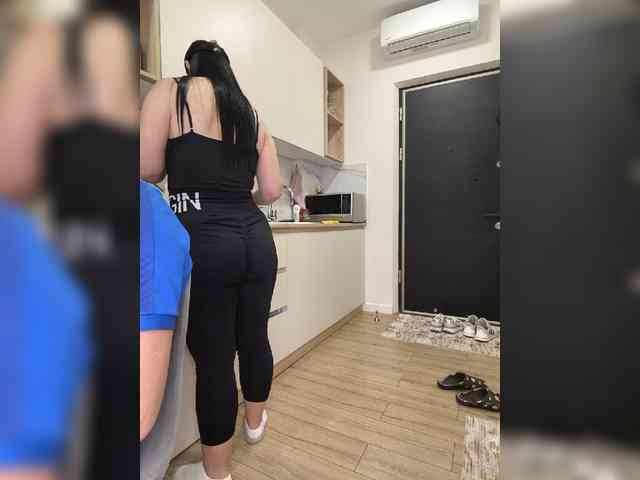 Bu model şu anda canlı. seksiIrena