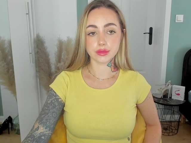 SEXYcoralie live webcam show