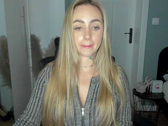 SEXYcoralie live cam on BongaCams