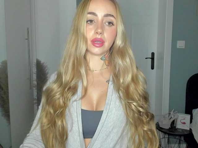 SEXYcoralie live cam