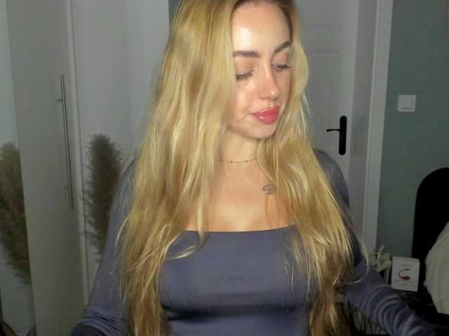 SEXYcoralie live cam preview