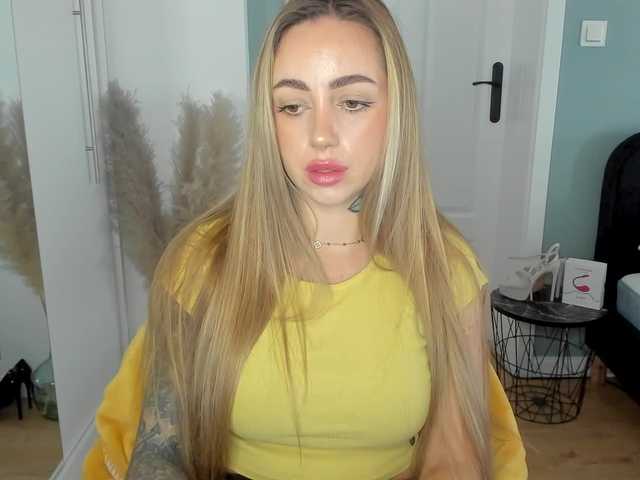 SEXYcoralie live webcam show