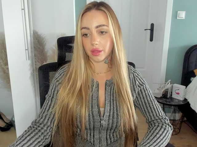 SEXYcoralie live cam on BongaCams