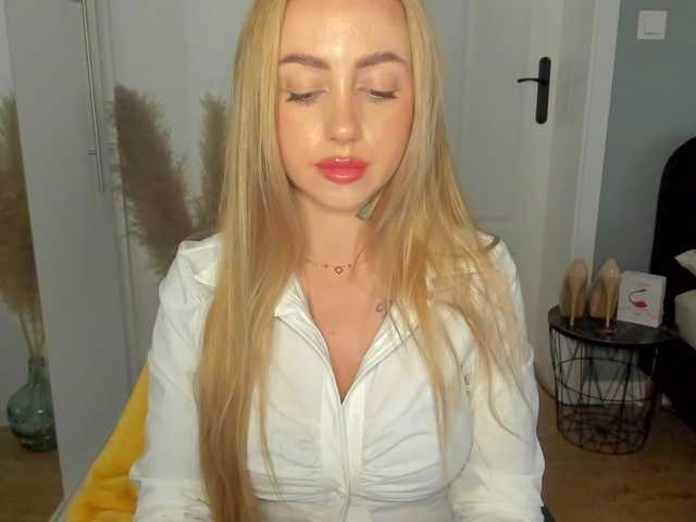 SEXYcoralie webcam