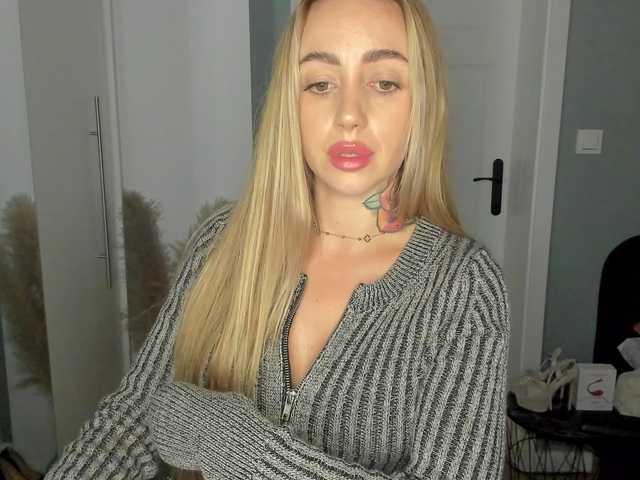 SEXYcoralie live cam on BongaCams