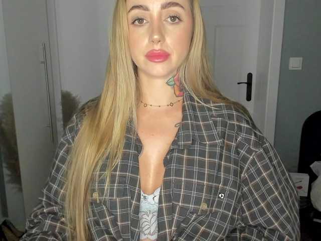 SEXYcoralie live cam preview