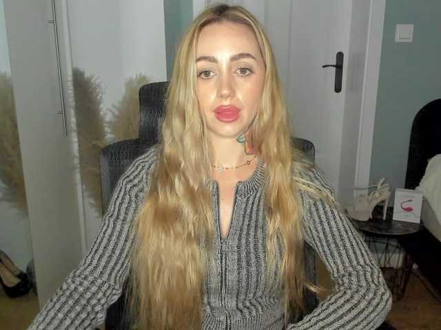 SEXYcoralie live cam preview
