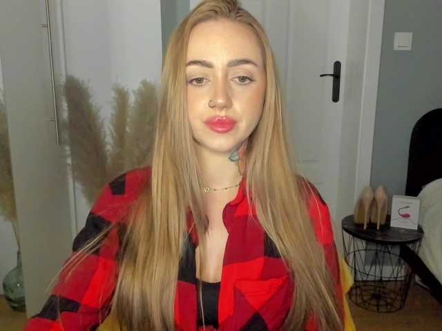 SEXYcoralie's BongaCams show and profile