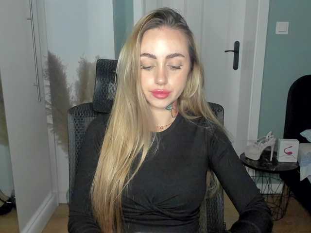 SEXYcoralie live cam on BongaCams