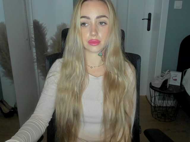 SEXYcoralie — live female cam
