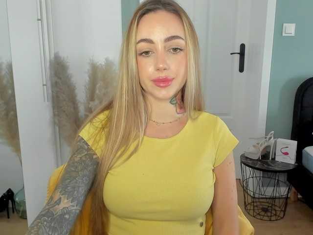 SEXYcoralie live webcam show