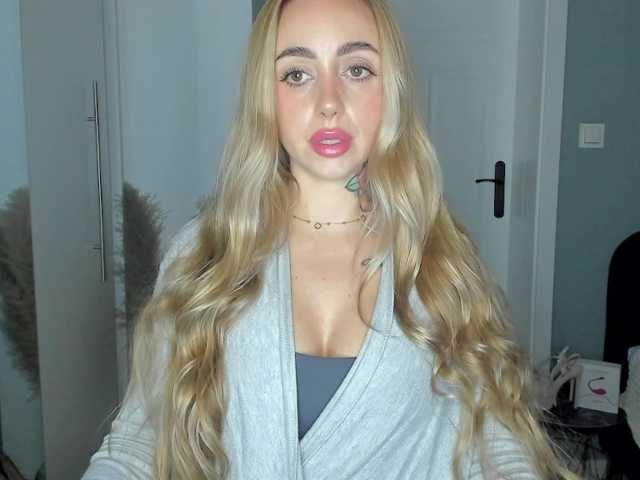 SEXYcoralie live cam