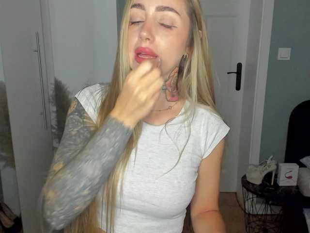 SEXYcoralie live cam