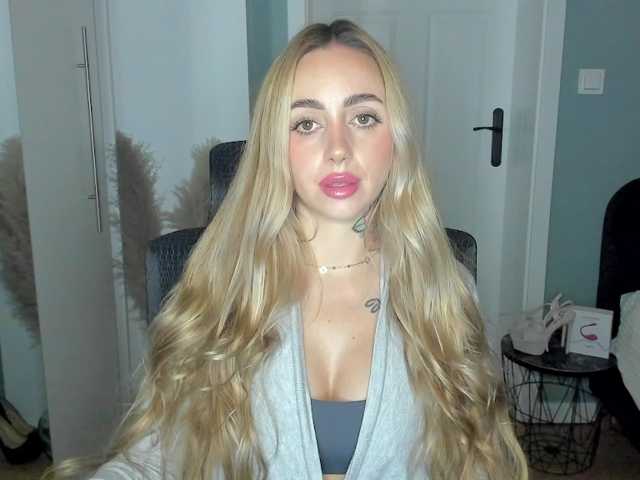 SEXYcoralie live cam