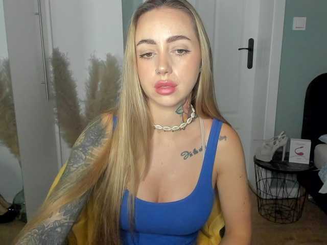 SEXYcoralie live cam on BongaCams