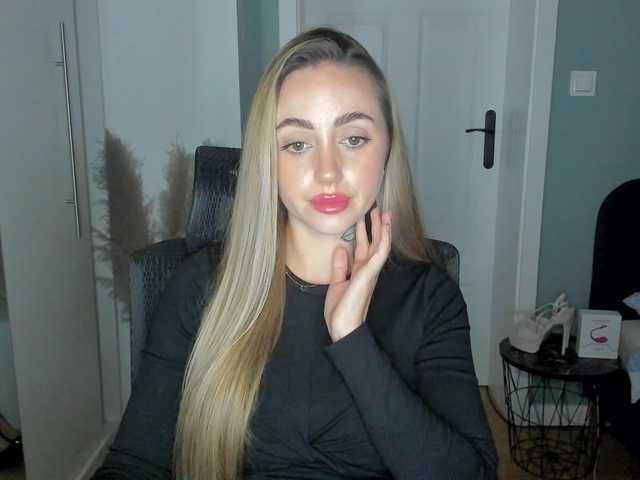 SEXYcoralie live cam on BongaCams