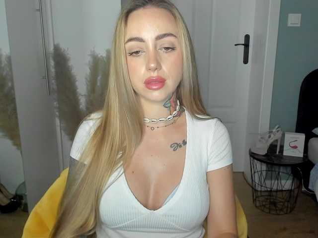SEXYcoralie live webcam show