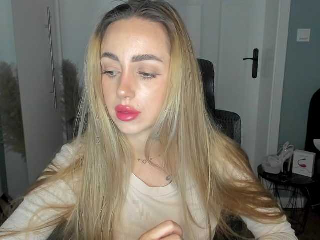 SEXYcoralie live cam on BongaCams