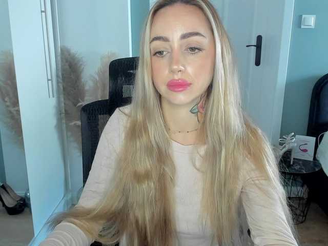 SEXYcoralie — live female cam
