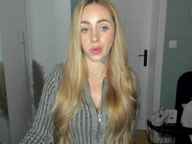 SEXYcoralie live cam on BongaCams