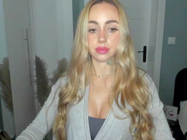 SEXYcoralie live cam