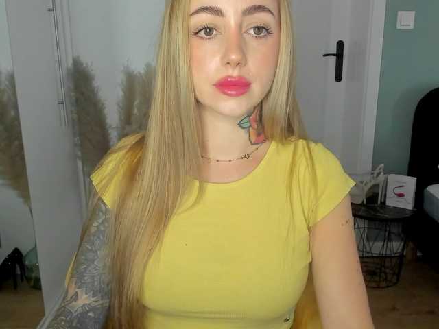 SEXYcoralie live webcam show