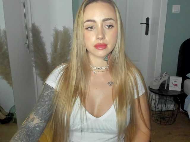 SEXYcoralie live webcam show