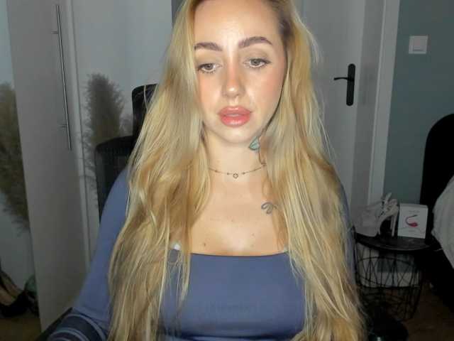 SEXYcoralie, live now on BongaCams
