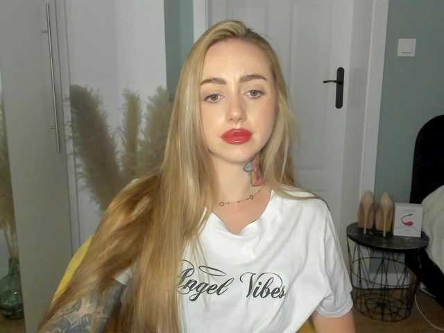 SEXYcoralie webcam
