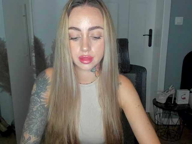 SEXYcoralie live cam on BongaCams