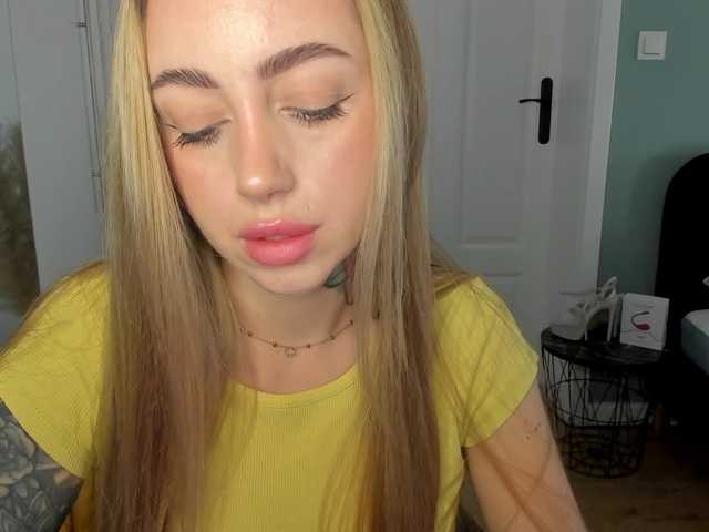 SEXYcoralie live webcam show