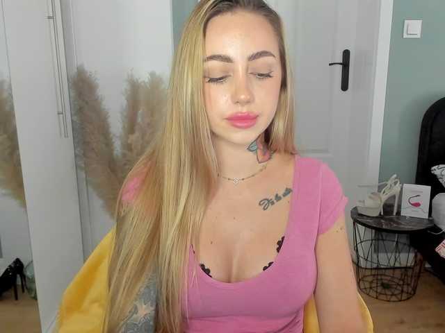 SEXYcoralie live webcam show