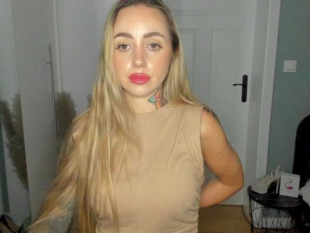 SEXYcoralie live cam on BongaCams