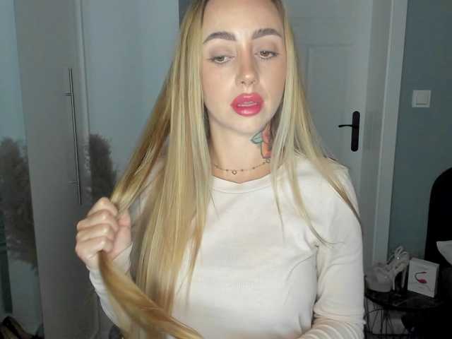 SEXYcoralie live cam on BongaCams