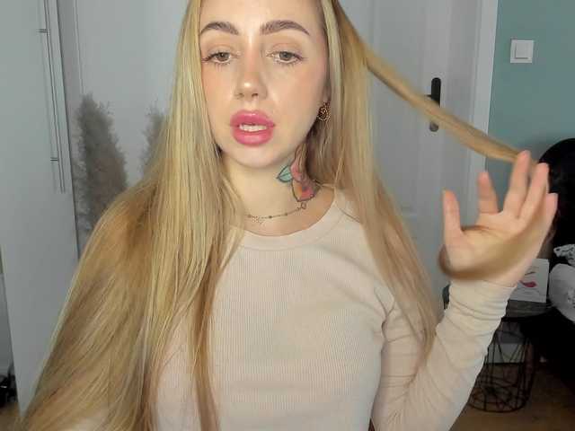 SEXYcoralie live cam on BongaCams