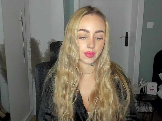 SEXYcoralie live cam on BongaCams