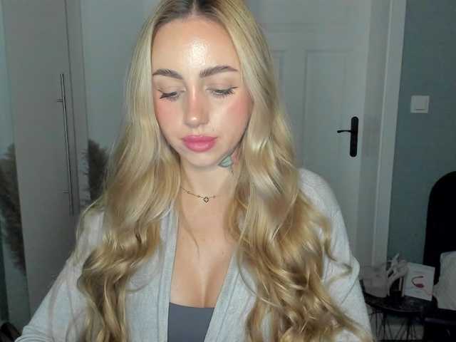 SEXYcoralie live cam on BongaCams