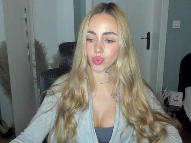 SEXYcoralie live cam