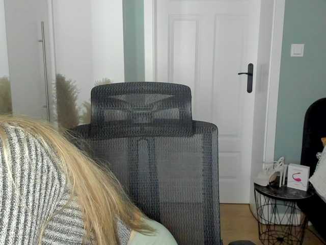 SEXYcoralie live cam preview