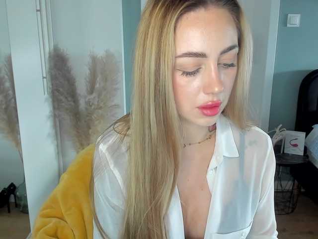SEXYcoralie live webcam show