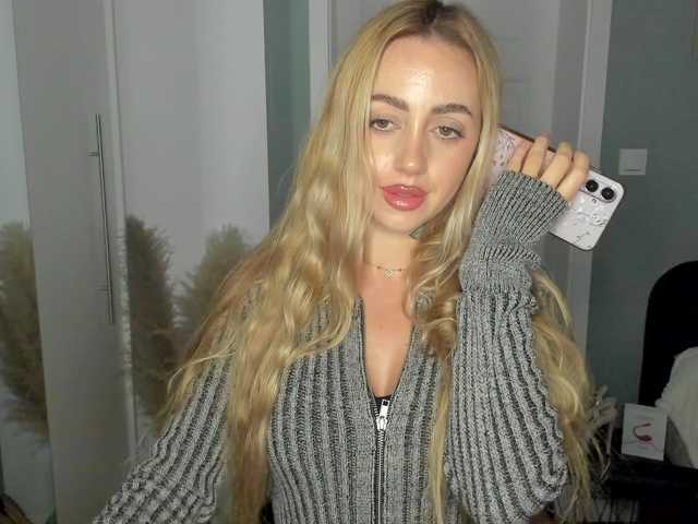 SEXYcoralie live cam preview