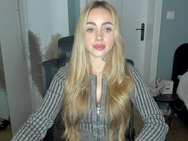 SEXYcoralie live cam preview